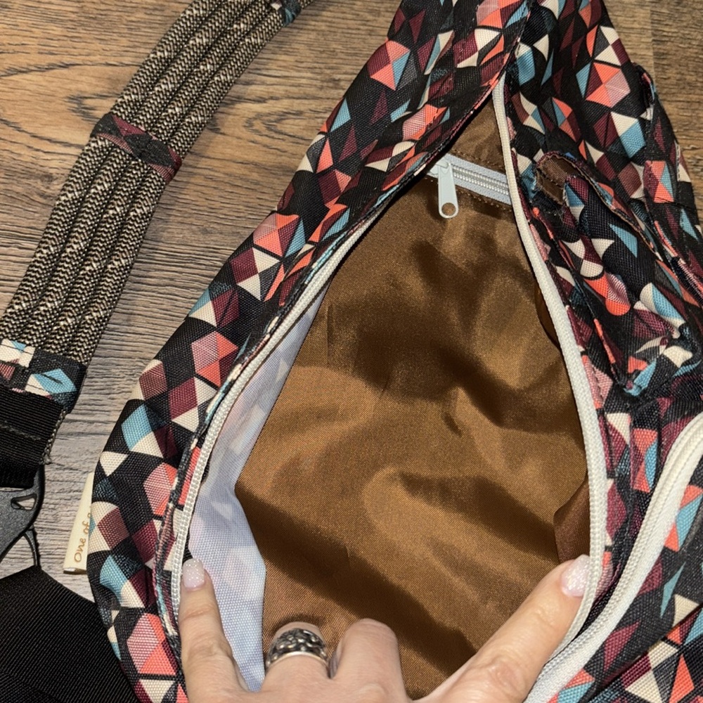 Kavu Sling Bag - Picture 5 of 9